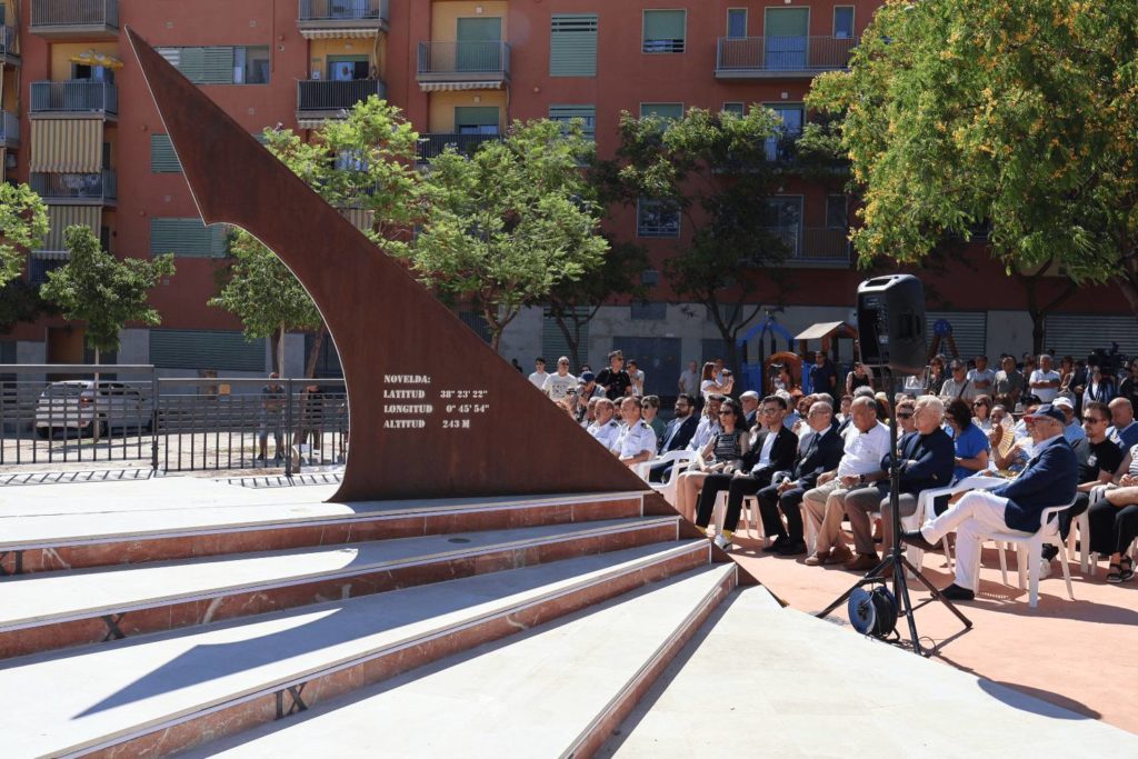 Reloj de sol monumental en Novelda